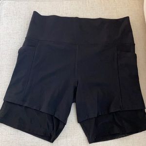 Athleta+Mesh Me Up 8” Short+Black+Sz Large